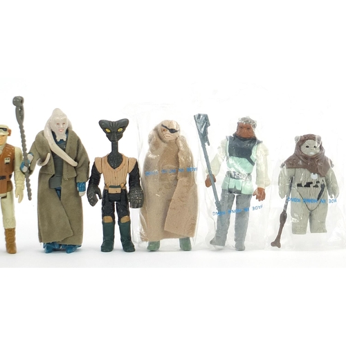 620 - Thirteen vintage Star Wars action figures and a drone including four with Kenner packaging and two u... 