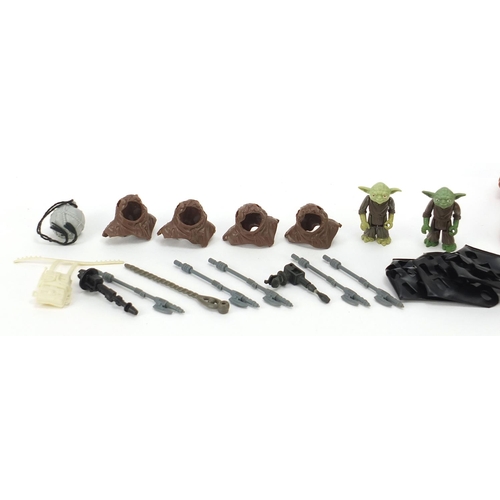 624 - Star Wars toys and collectables including accessories and two Yoda action figures