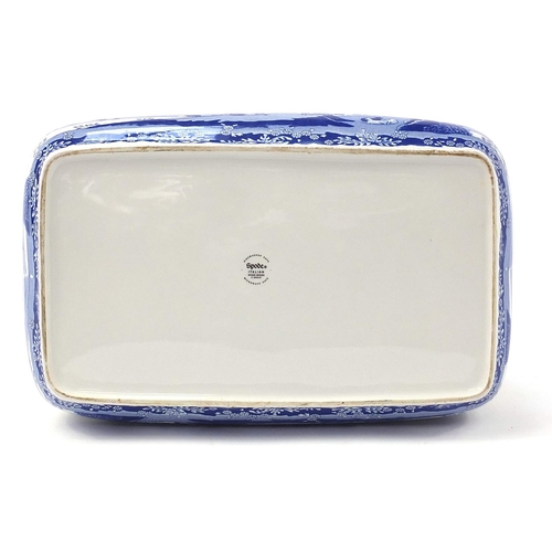 363 - Spode, large blue and white Italian tureen with lid, 40cm wide