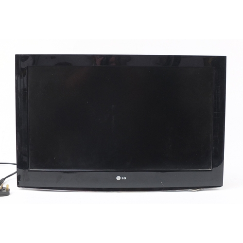 277 - LG 32 inch LCD TV with a universal control