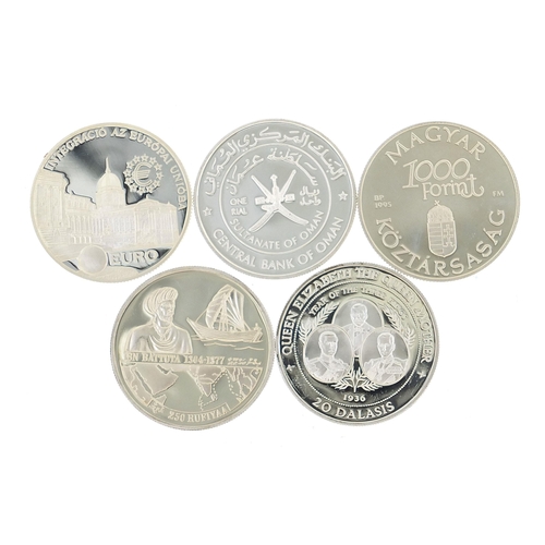 2548 - Five crown sized silver coins from various countries to include The Maldives, Hungary, Gambia and Om... 