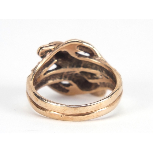 1712 - 9ct gold serpent ring, size Q, 8.0g