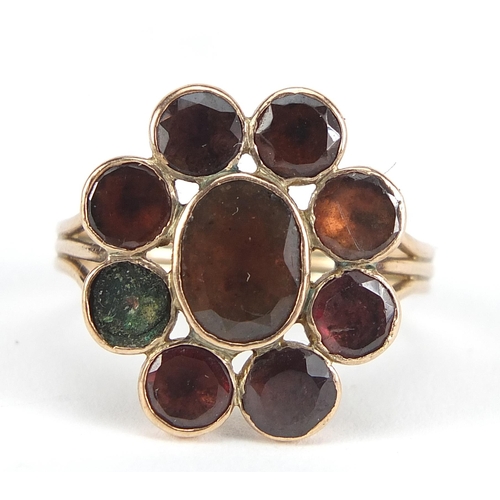 1690 - Antique unmarked gold garnet cluster ring, size M, 3.2g