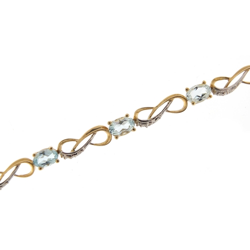 1726 - 9ct two tone gold aquamarine bracelet, 18cm in length, 5.8g