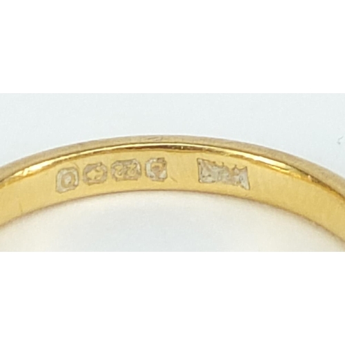 1686 - Two 22ct gold wedding bands, sizes L and P, 5.4g