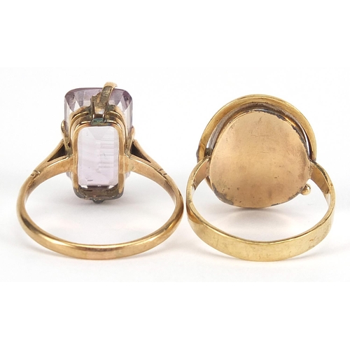 1681 - Two 9ct gold rings set with an opalescent and purple stone, sizes N and R, 7.6g