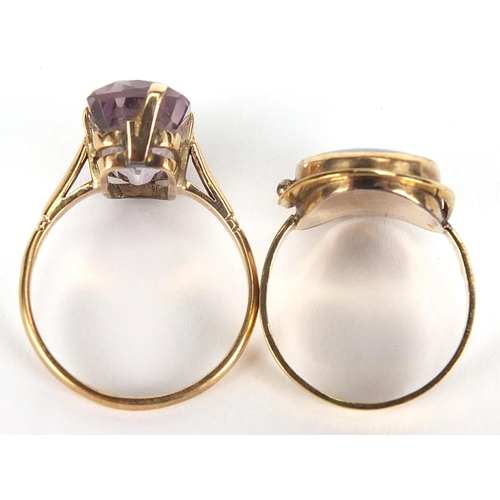 1681 - Two 9ct gold rings set with an opalescent and purple stone, sizes N and R, 7.6g