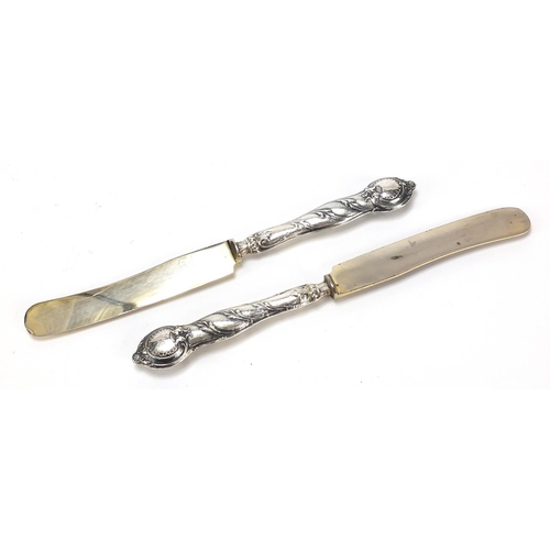 2199 - Set of twelve German 800 silver handled knives with fitted case, 20.5cm in length