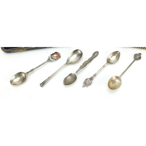 2206 - Nine silver souvenir teaspoons, two white metal souvenir teaspoons and five silver handled butter kn... 