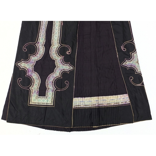 315 - Chinese silk embroidered skirt with floral motifs, 98cm high