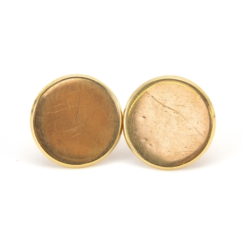 1623 - Pair of 18ct gold studs, 2.2cm in diameter, 18.3g