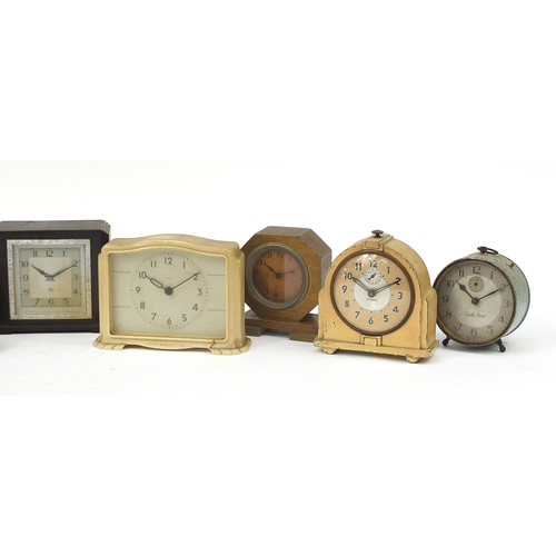 1884 - Group of Art Deco and later mantle clocks including Smith Electric, Westclox Big Ben and Gilbert, th... 