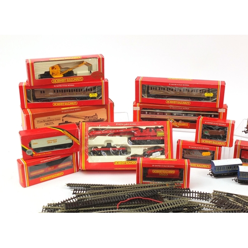 1972 - Hornby 00 gauge model railway and accessories, mostly boxed, including advertising wagons, 75 ton br... 