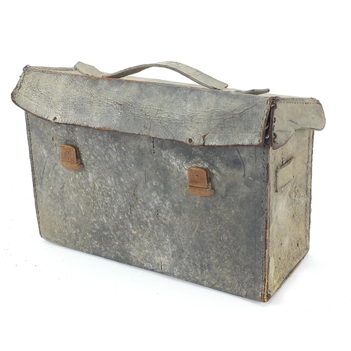 558 - Victorian Sanderson camera, Regular Model with glass plates and leather case, the inserts 14cm x 10.... 