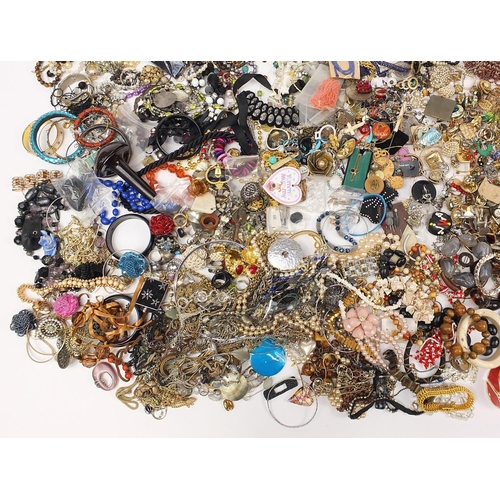 1894 - Extensive collection of vintage and later costume jewellery including necklaces, bracelets and earri... 