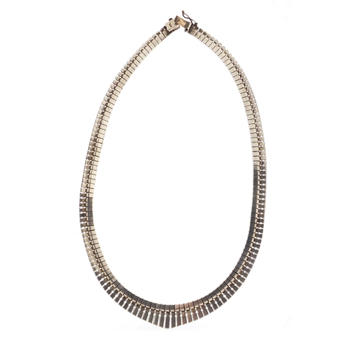 2774 - Silver graduated flat link necklace, 40cm in length, 28.7g