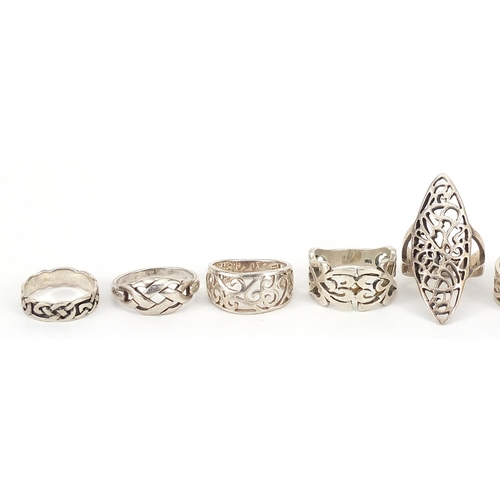 2770 - Ten Celtic design silver rings, various sizes, 42.6g