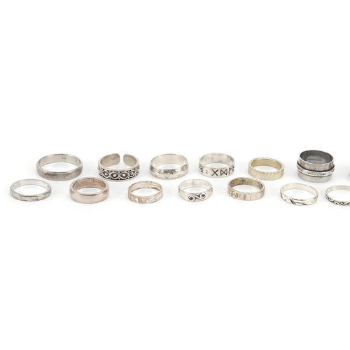 2779 - Twenty silver and white metal rings, mostly marked 925, various sizes, 68.0g