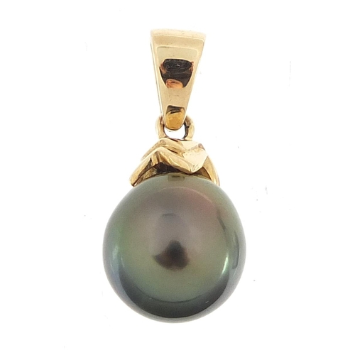 2780 - 10ct gold Maruata cultured pearl pendant with certificate, 2cm high, 2.3g