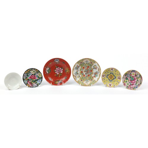 104 - Chinese porcelain including a saucer hand painted in the famille rose palette with warriors onto a y... 