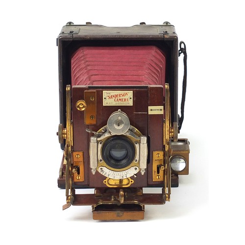558 - Victorian Sanderson camera, Regular Model with glass plates and leather case, the inserts 14cm x 10.... 