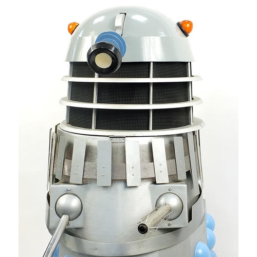 679a - Full size manually operated Dalek replica, 152cm high