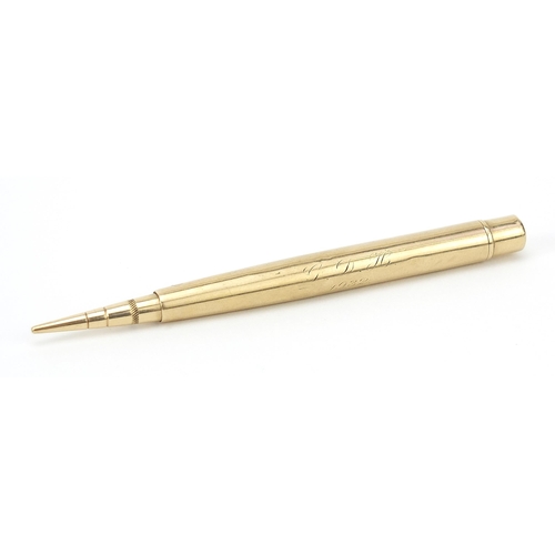9 - Sampson Mordan & Co, Edwardian 9ct gold cased propelling pencil, London 1930, 12.6cm in length, 31.2... 