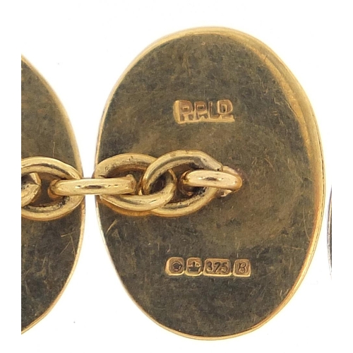 146 - Pair of 9ct gold engine turned cufflinks, 1.5cm wide, 3.7g