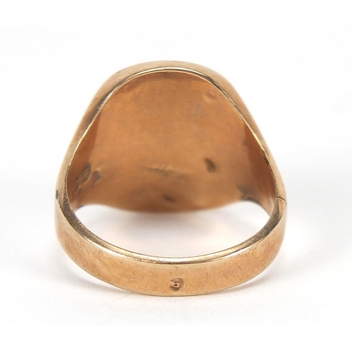 783A - Victorian 9ct gold carnelian signet ring with engraved shoulders, hallmarked Birmingham 1881, size P... 