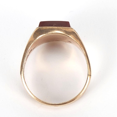 783A - Victorian 9ct gold carnelian signet ring with engraved shoulders, hallmarked Birmingham 1881, size P... 