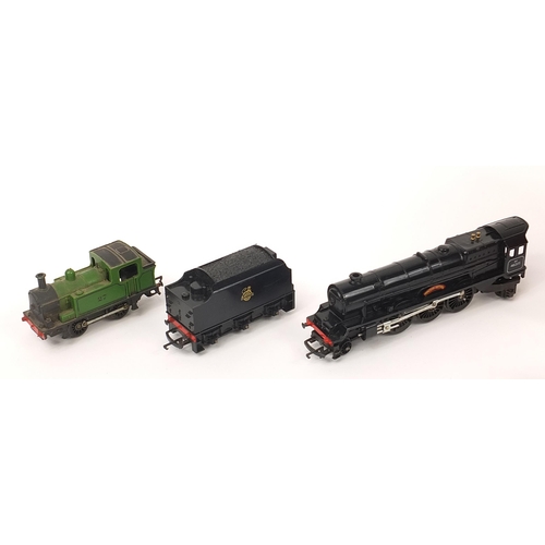 741 - Vintage Hornby speedboat with box and two 00 gauge locomotives, one with tender,