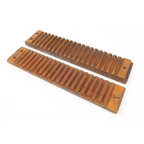 436 - Vintage hardwood cigar mould presented by Jak Wintermans of Cagio Cigars, 56.5cm wide