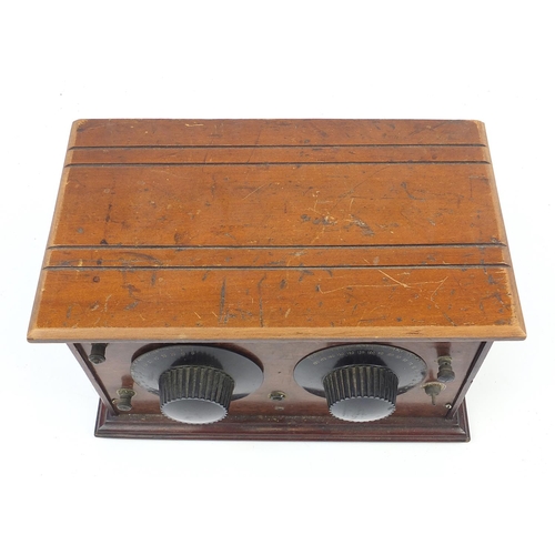 1767 - Vintage Oak and Bakelite radio valve tuner, 21cm H x 32cm W x 19cm D