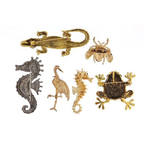 1119 - Six jewelled and enamel animal and insect brooches including seahorses, alligator and frog, the larg... 