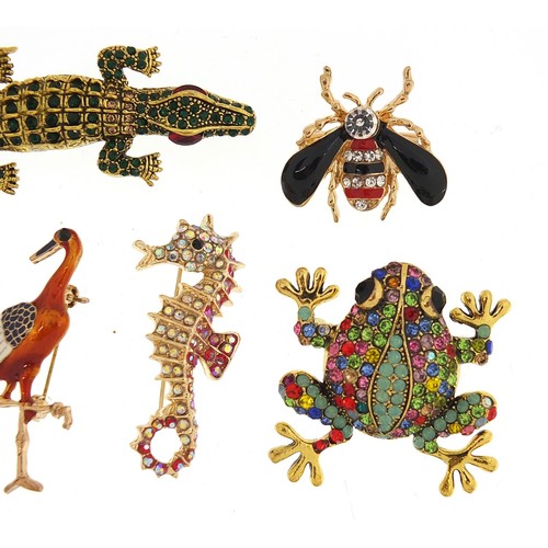 1119 - Six jewelled and enamel animal and insect brooches including seahorses, alligator and frog, the larg... 