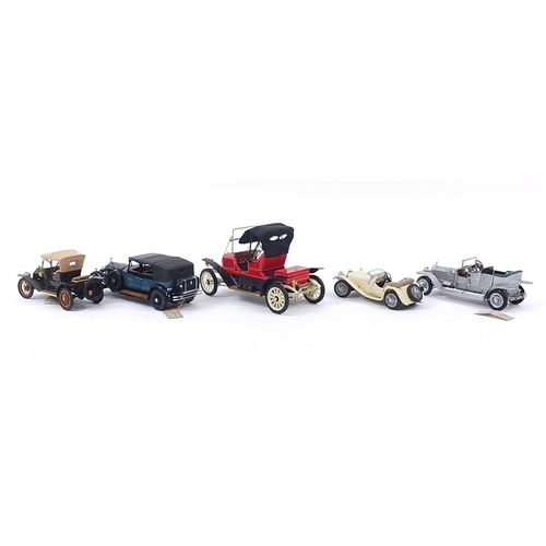 730 - Five Franklin Mint diecast collector's vehicles including 1907 Rolls Royce Silver Ghost and 1903 For... 