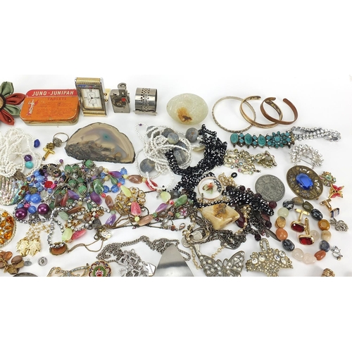 1731 - Vintage and later costume jewellery including necklaces and cufflinks