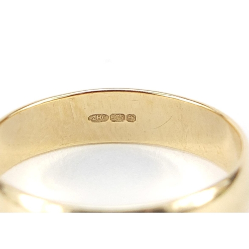 790 - 9ct gold wedding band, size L/M, 1.9g