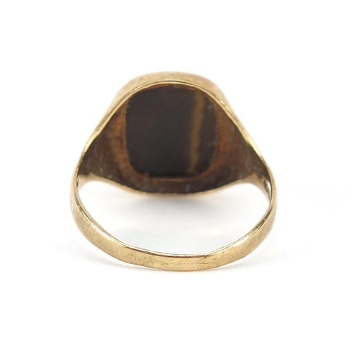 804 - 9ct gold tiger's eye signet ring, size T, 3.0g