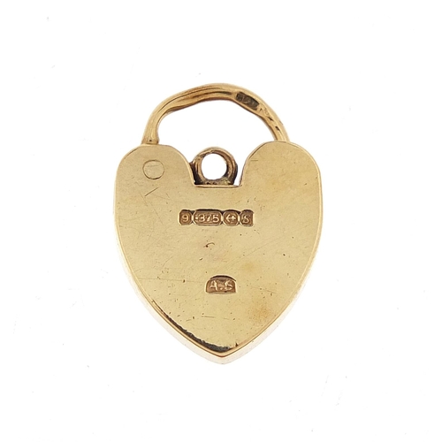 1037 - 9ct gold love heart padlock, 2cm high, 2.7g