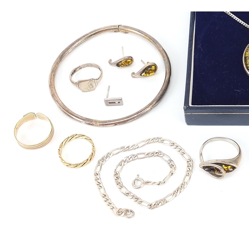 1154 - Gold and silver jewellery including two 9ct gold rings and a pair of 9ct gold earrings (5.2g), silve... 