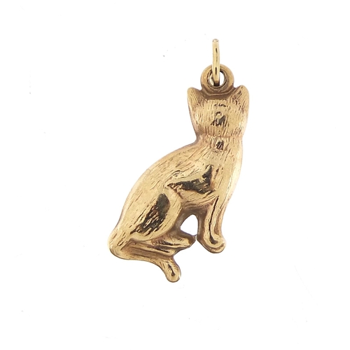 968 - 9ct gold seated cat charm, 1.9cm high, 0.6g