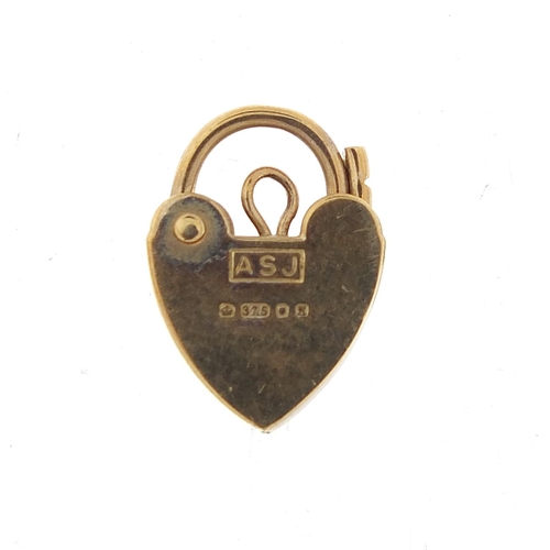 1047 - 9ct gold love heart padlock, 1.3cm high, 0.8g