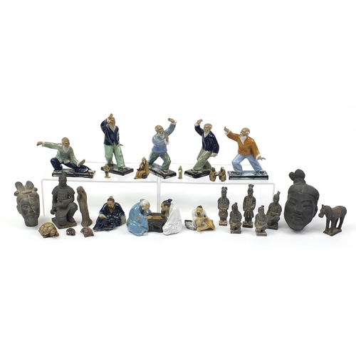 1424 - Chinese pottery and figures including mud men, the largest 16cm high