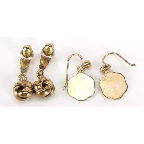 1043 - Pair of 9ct gold shell shaped earrings and a pair of unmarked gold drop earrings, (tests as 9ct gold... 