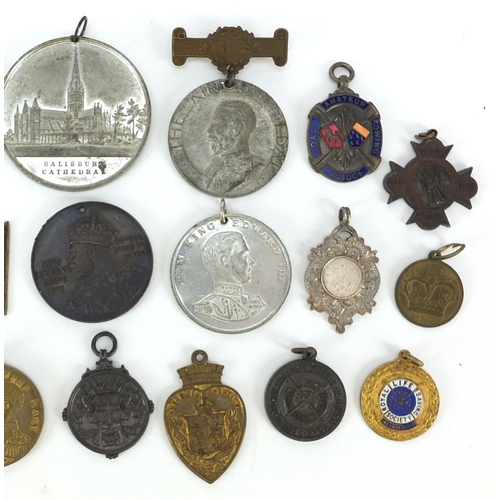 1324 - Commemorative medallions, jewels and fobs, some silver including Rowing Association, 1977 Jubilee an... 