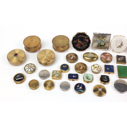 129 - Thirty eight vintage compacts, pill boxes and jewel caskets including Stratton