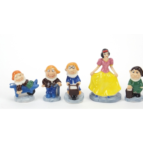 461 - Wade Snow White and the Seven Dwarfs, the largest 8cm high