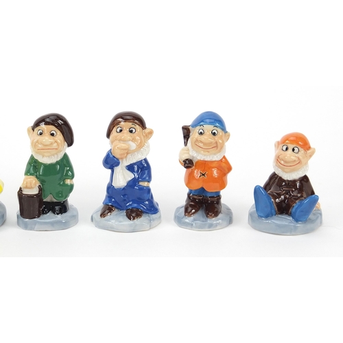 461 - Wade Snow White and the Seven Dwarfs, the largest 8cm high