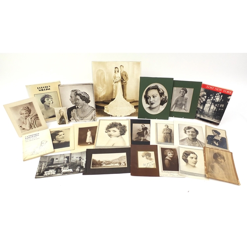 1726 - Collection of black and white photographs, some signed including Dorothy Wilding and two art related... 